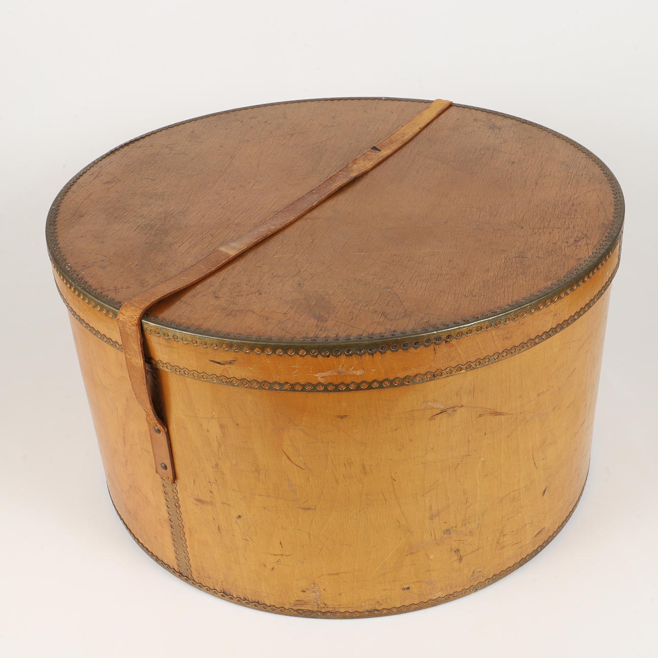 CAKE BOX, larger model, wood/metal, 1900s.