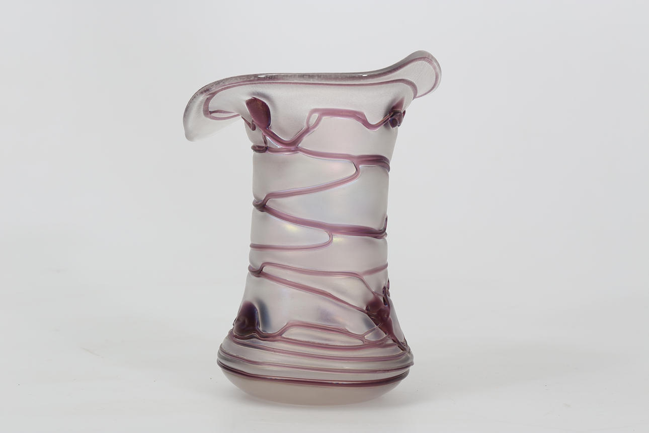 VAS, glas, Lötz liknande, 1900-tal.