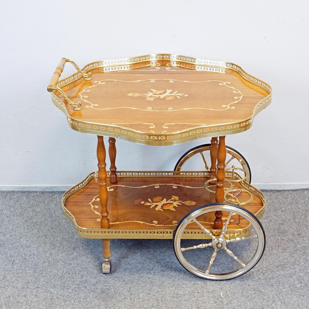 SERVERINGSVAGN/BARVAGN.