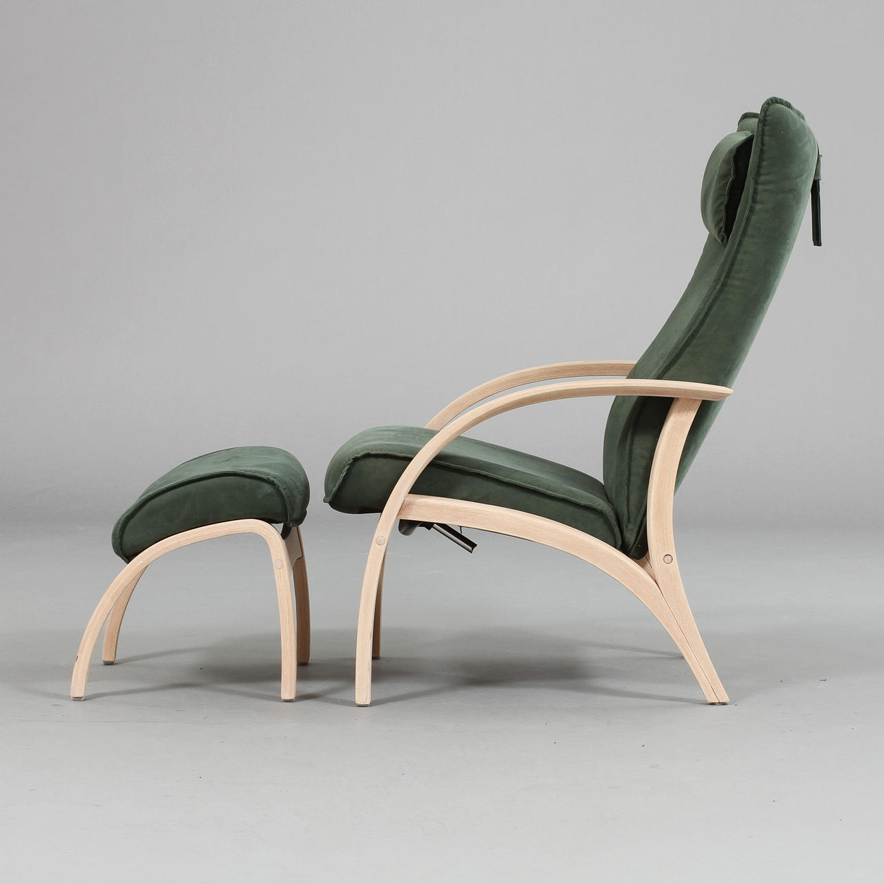 FÅTÖLJ samt FOTPALL, "Delta Adventure", Brunstad Fabrikker Ab, Norge.