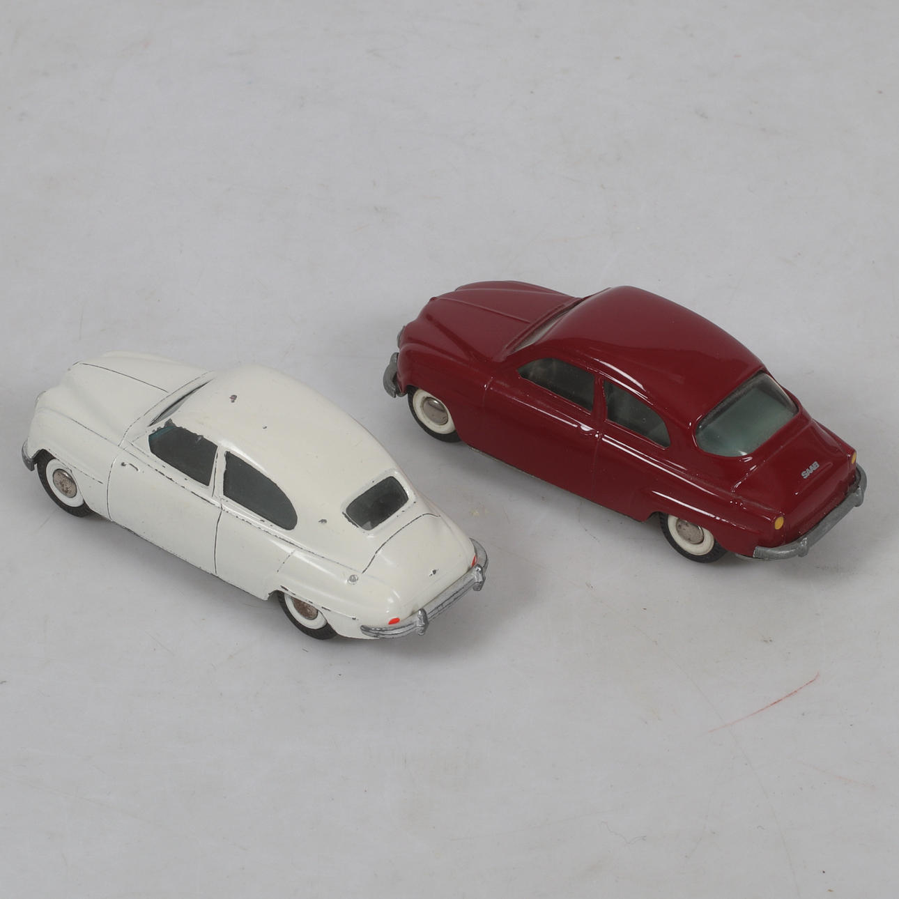 AUTOS EN MODELO, 2 piezas, chapa, Saab 93/Saab 96. Nº 821/827