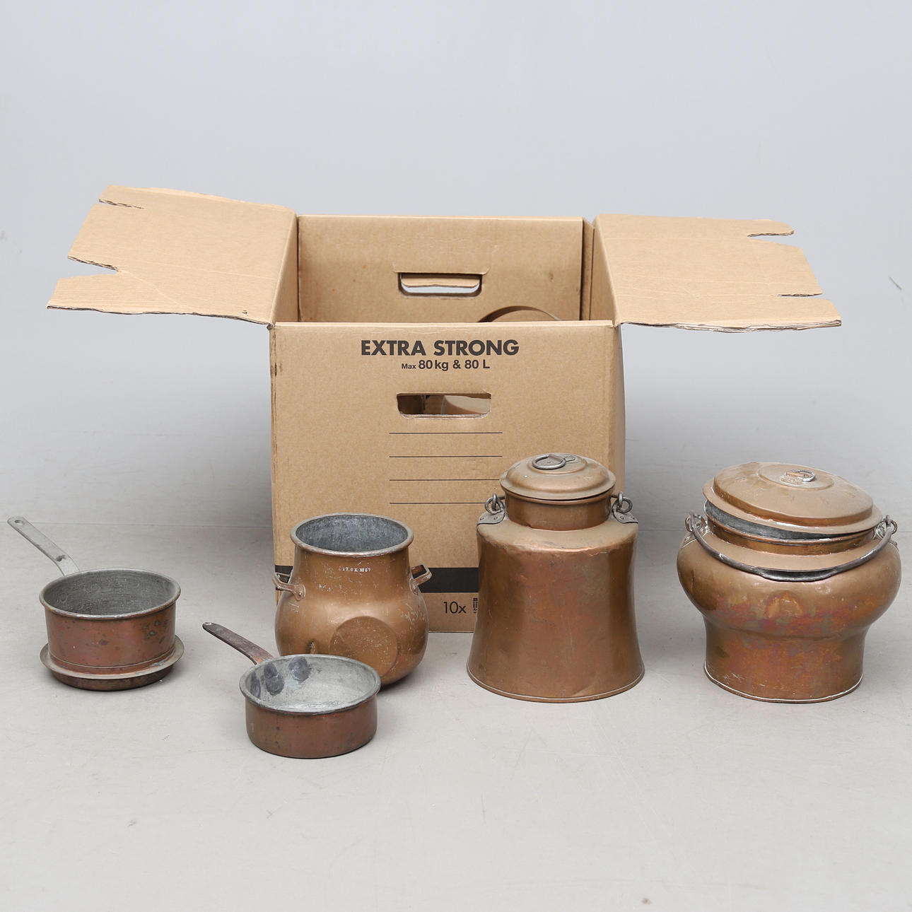 COPPER OBJECTS, 7 pcs, incl. Bulk pot, 18/1900s.