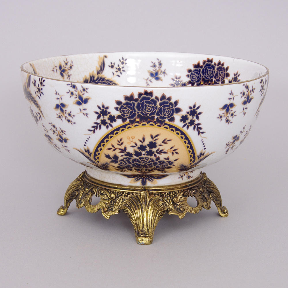 SKÅL, Kina, porslin med metallfot, sent 1900-tal.