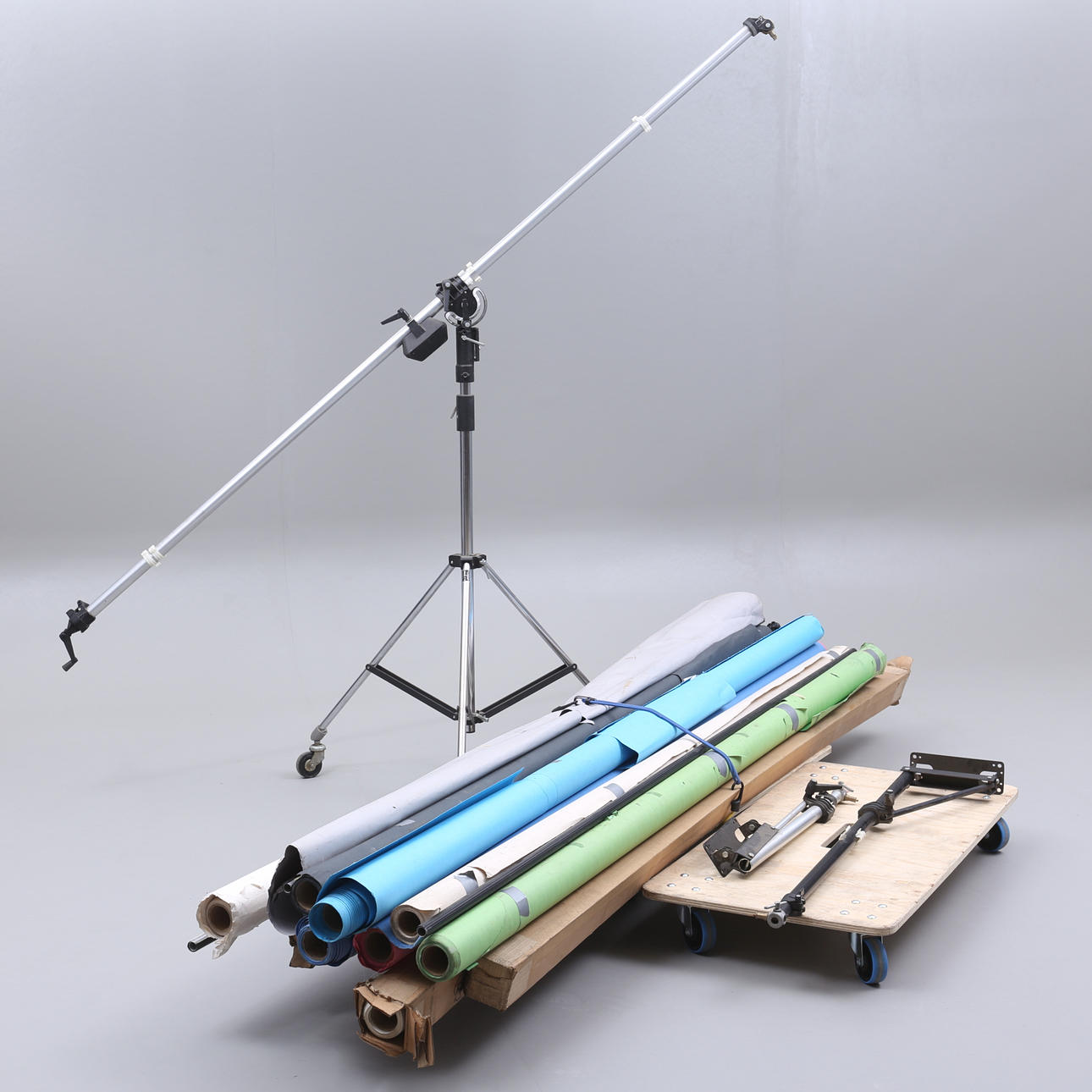 STUDIOTILLBEHÖR, bakgrunder, blixtstativ.