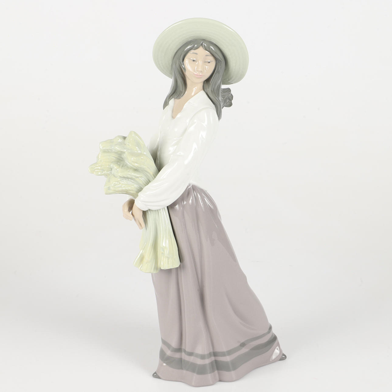 FIGURE, porcelain, Nao, Spain.