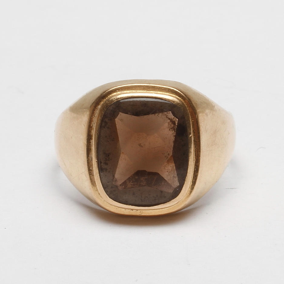 KLACKRING MED STEN, 18k guld, total vikt ca 6,4 gr.