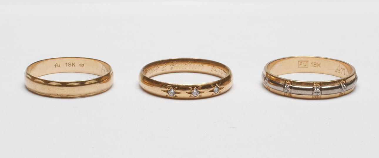 RINGAR; 3 st, 18k guld, vikt ca 9 gr.