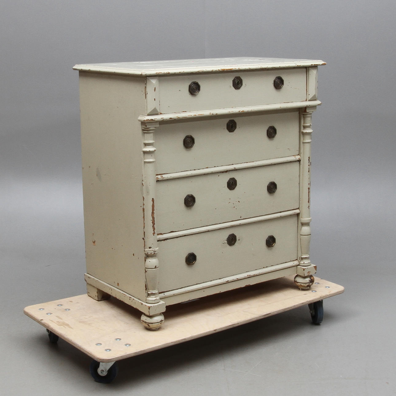 BYRÅ, nyrenässans, 1800-talets slut.