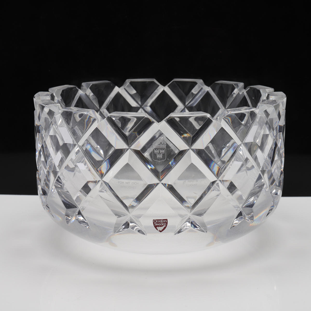 GUNNAR CYRÉN. Bowl, chipped crystal, "Sofiero", Orrefors.