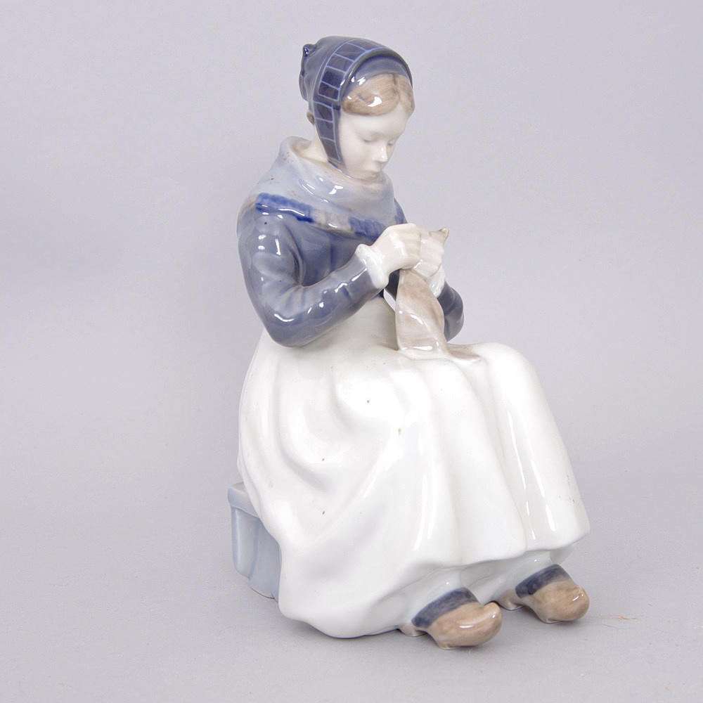 FIGURIN, Amagerkvinna, Royal Copenhagen.