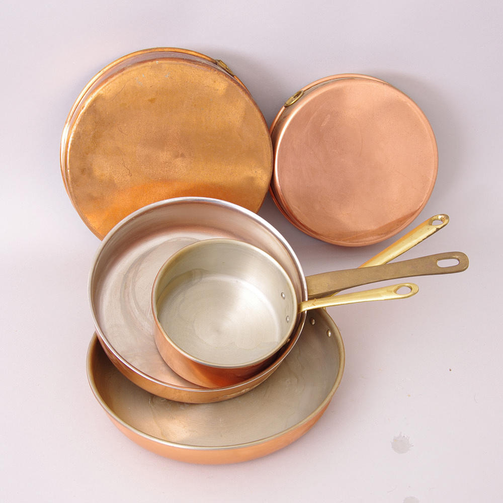 3 TRAKTÖRPANNOR SAMT 2 FORMAR, koppar.