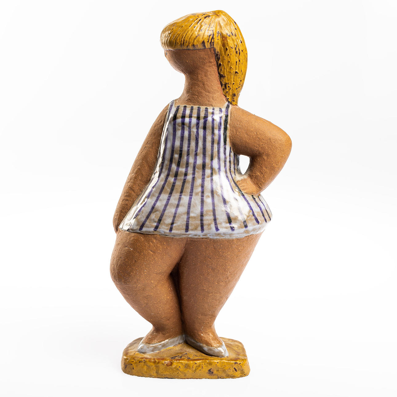 LISA LARSON. Figurin " Dora " Gustavsberg.