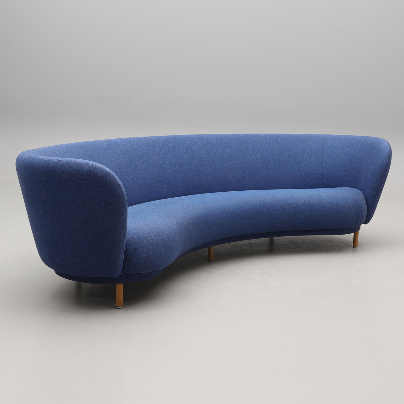 SOFFA, "Dandy", Massproductions.