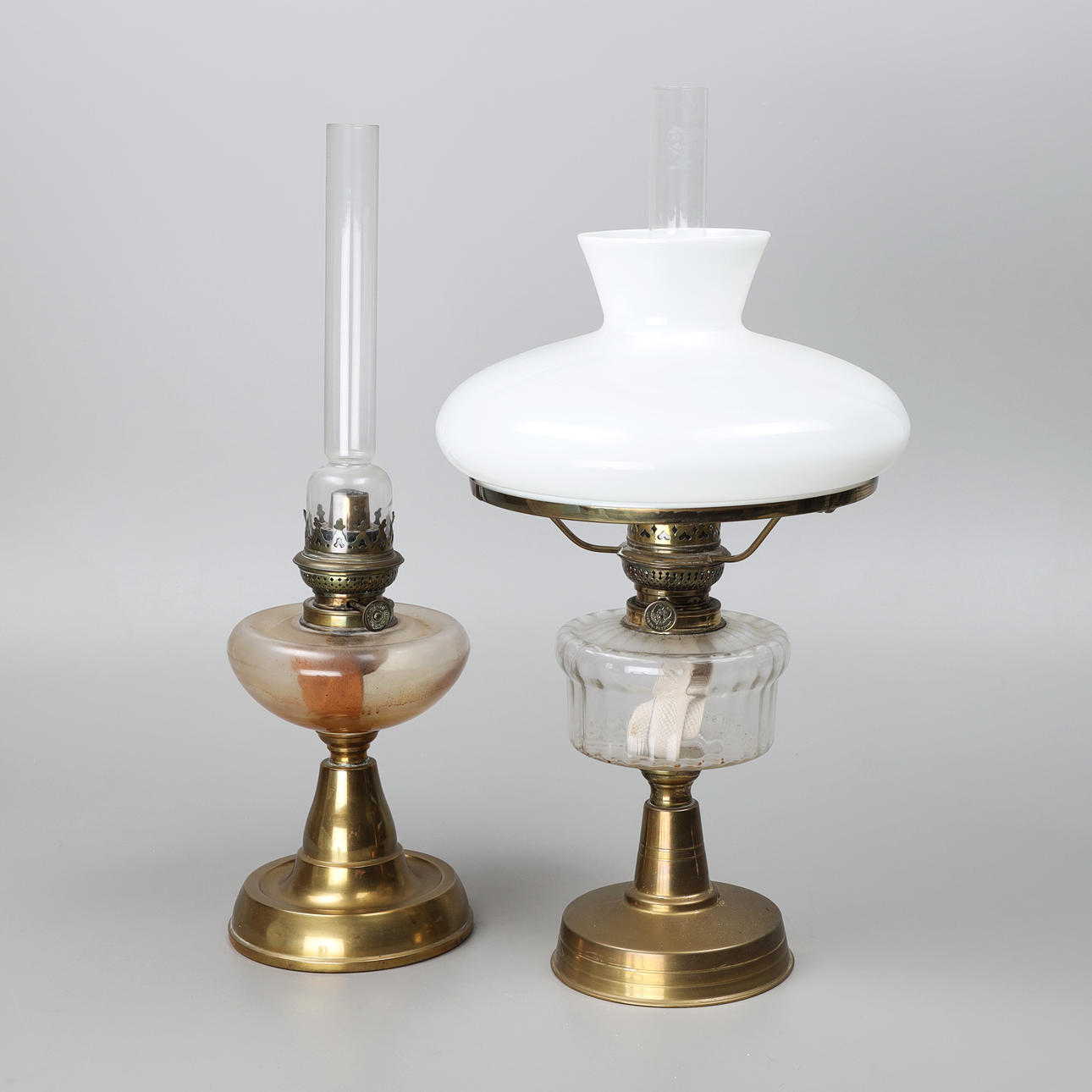 BORDSFOTOGENLAMPOR, 2 st, 1900-talets första hälft.