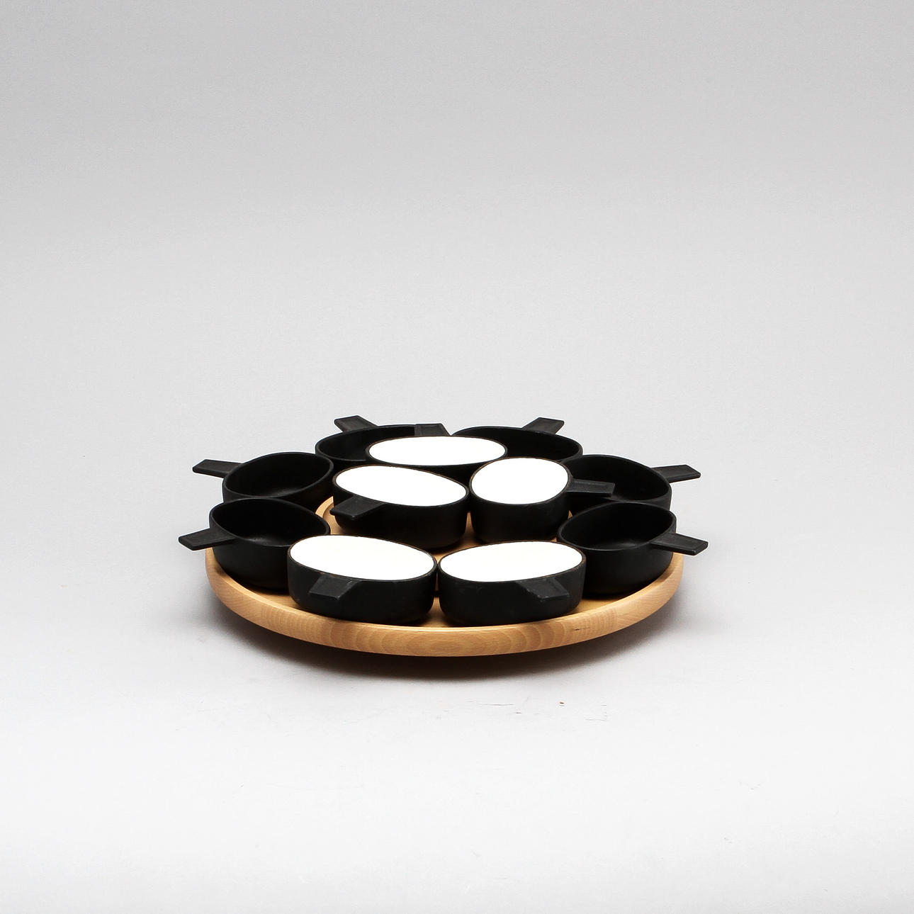 SERVERINGSSNURRA, 12 delar,Digsmed, Denmark, 1900-talets andra hälft.