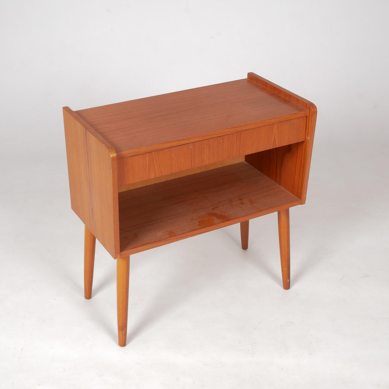 SÄNGBORD, teak, 1950/60-tal.