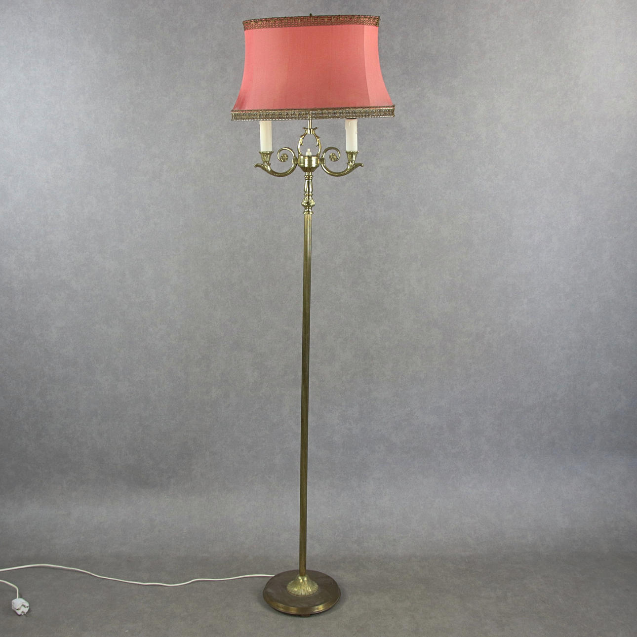 GULVLAMPE, messing, 1900-tallet.