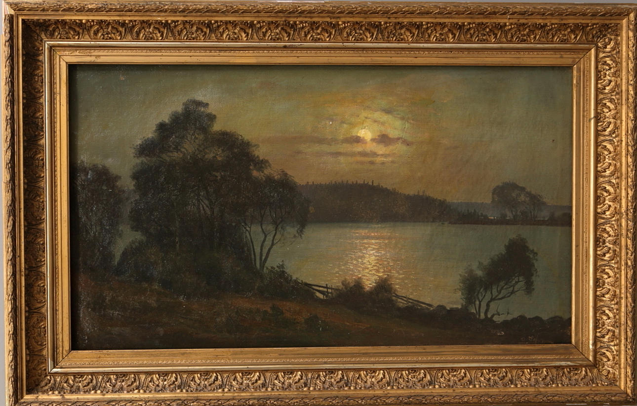 OIDENTIFIERAD KONSTNÄR. Olja på duk, månsken över sjö, signerad, 1800-tal.