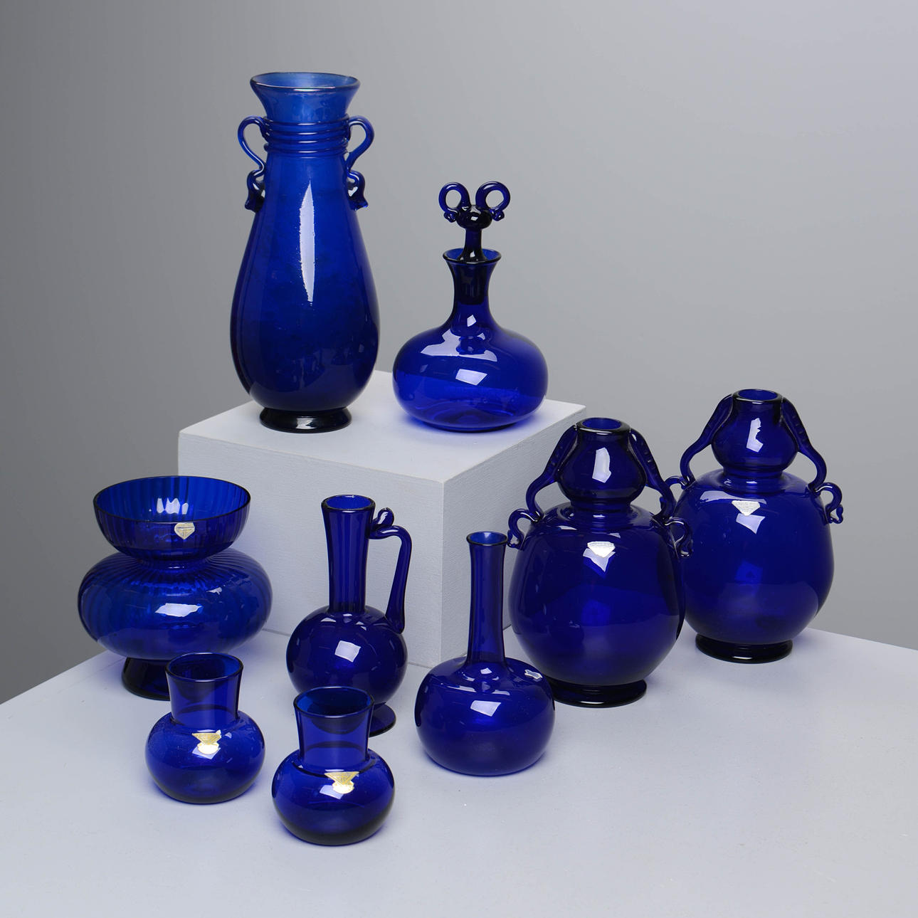 VASES, JUG and FLASK, 7+1+1 pcs, Hugo Gehlin and William Stenberg, glass, Gullaskruf.
