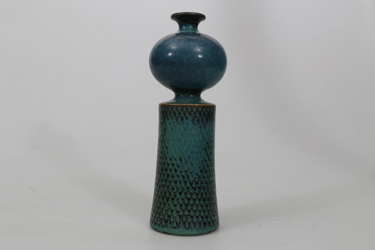 STIG LINDBERG. Vas, stengods, Studiohanden, Gustavsberg, signerad Stig L.