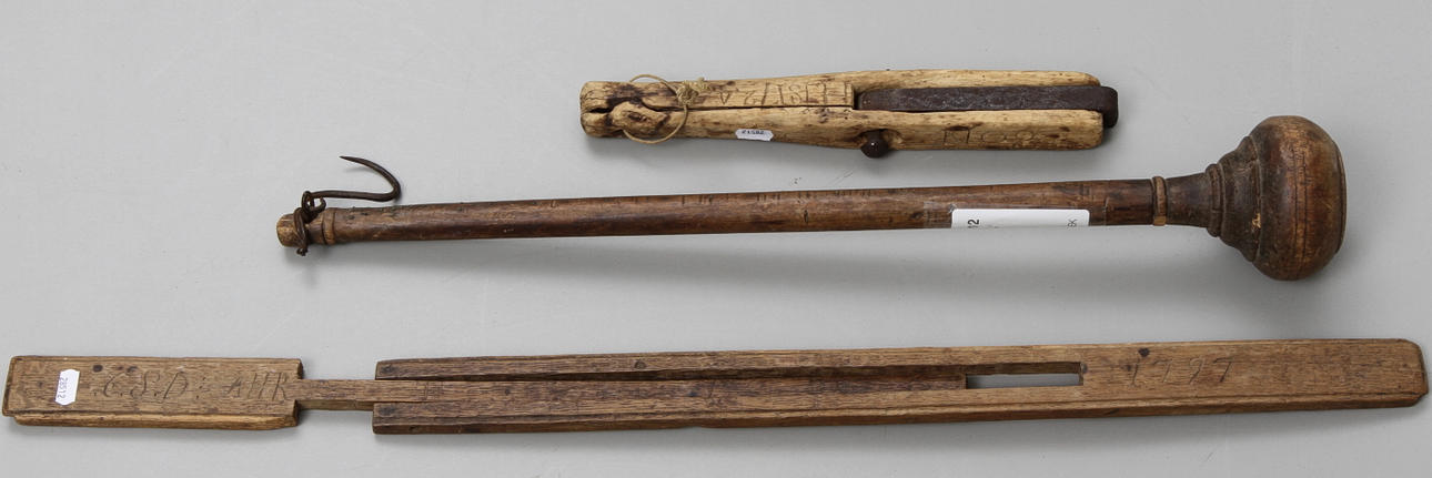 ALLMOGE, 3 del, daterat 1700 tal.