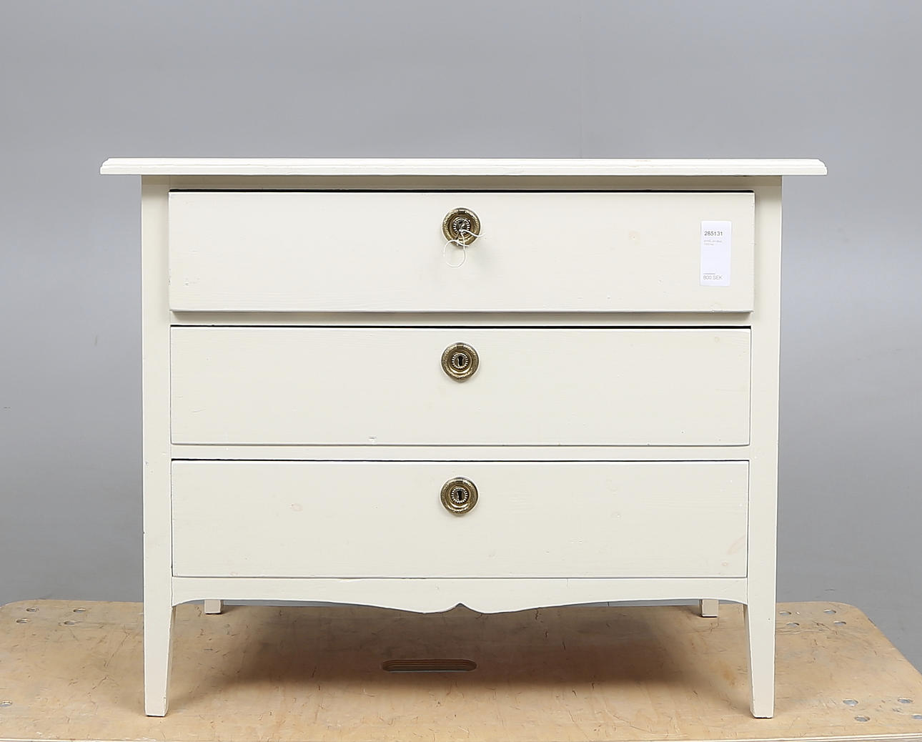 BYRÅ, vitmålad, 1900-tal.