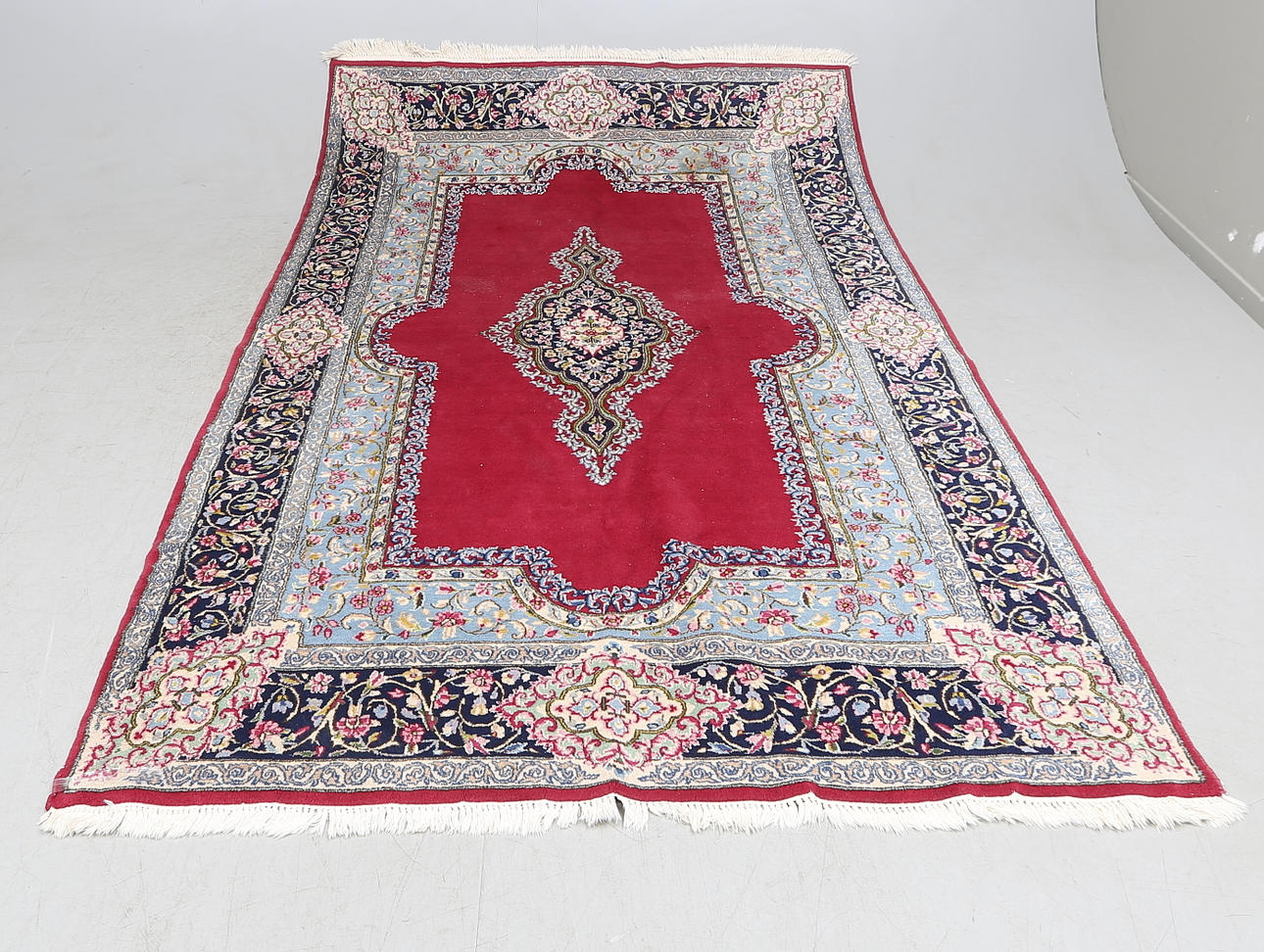 MATTA, orientalisk, Kirman, ca. 286 x 182 cm.
