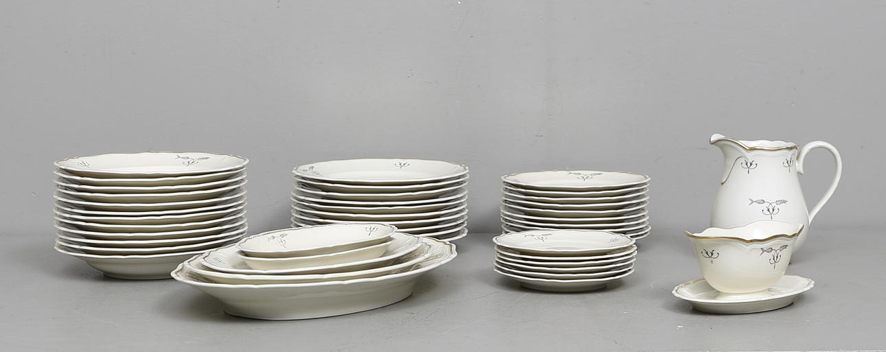 MATSERVIS, porslin, 45 delar. Hackefors, 1900-talets första hälft.