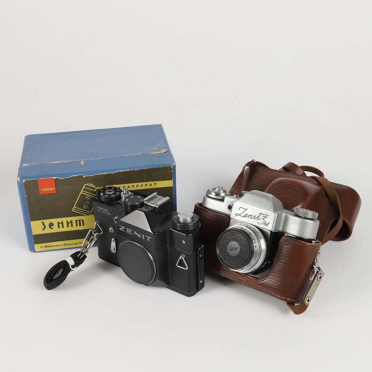 KAMERAS, 2 Stück, Zenith, Russland.