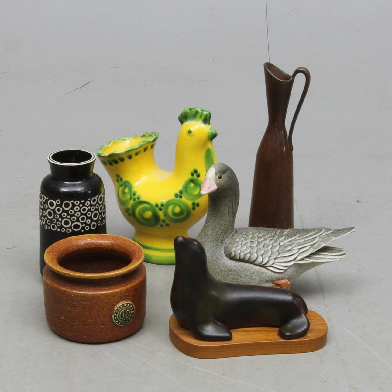 PARTI KERAMIK, 6 delar, bla. Gunnar Nylund Rörstrand samt Paul Hoff Gustavsberg.