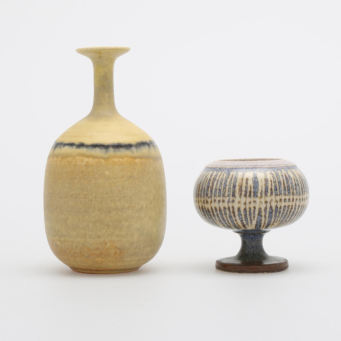 MINIATYRVASER, 2 st, keramik, Elsa Söderberg, signerade.