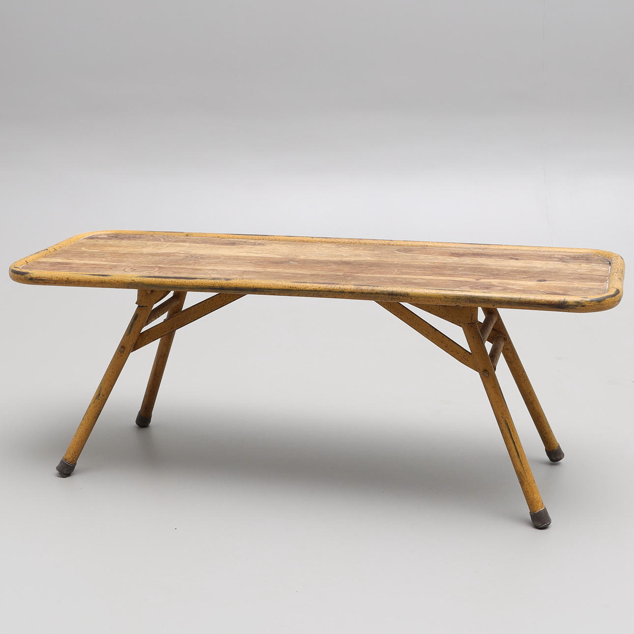 BORD / BÄNK, industristil, samtida.