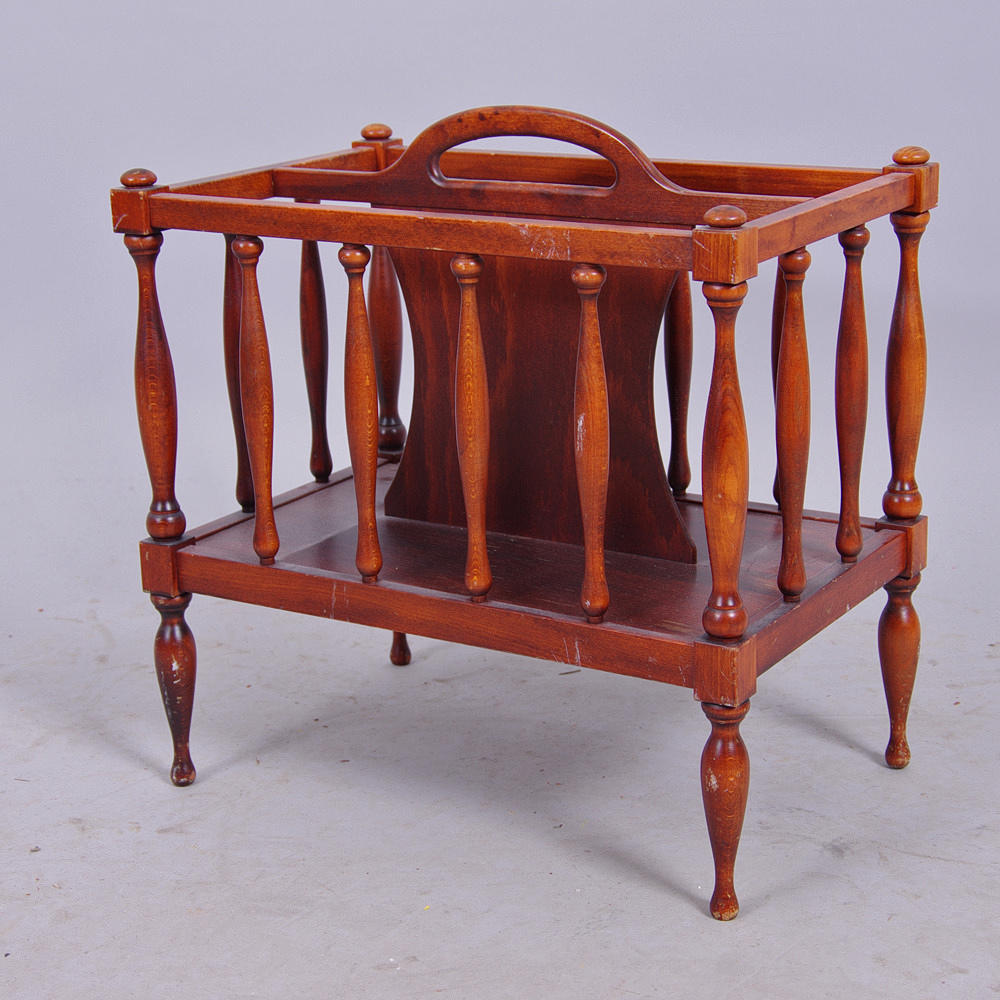 TIDNINGSKORG, mahogny, sent 1900-tal.