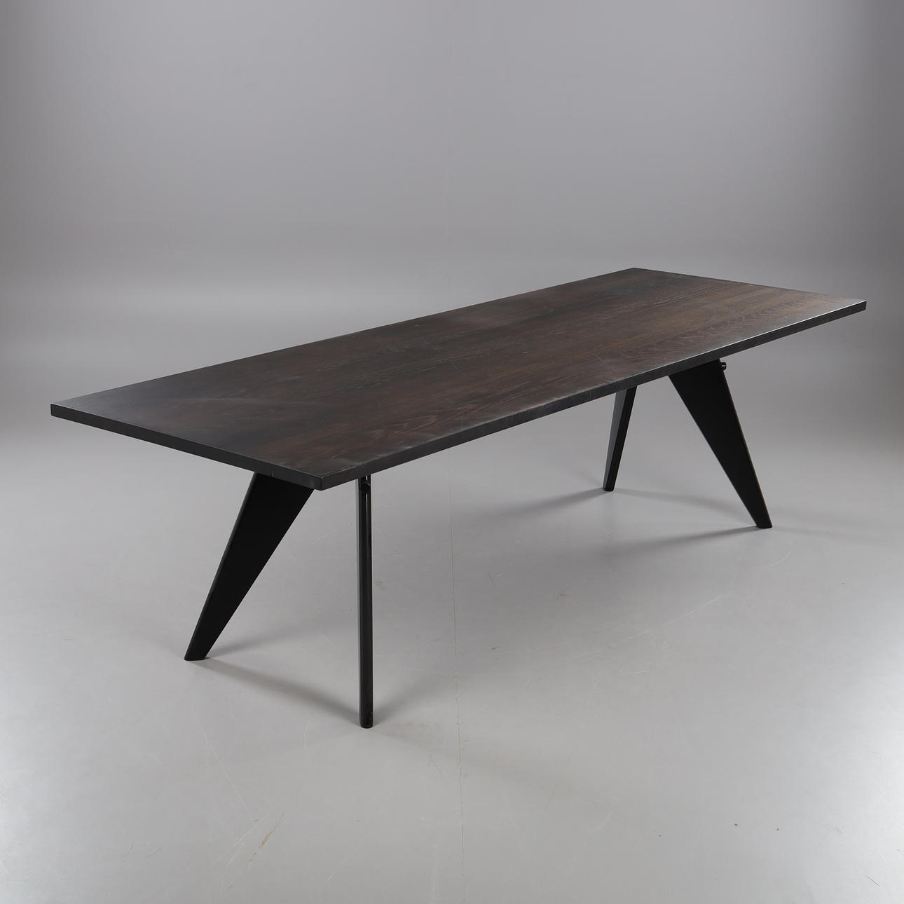 JEAN PROUVÉ, "EM Table", mesa de comedor, para Vitra.