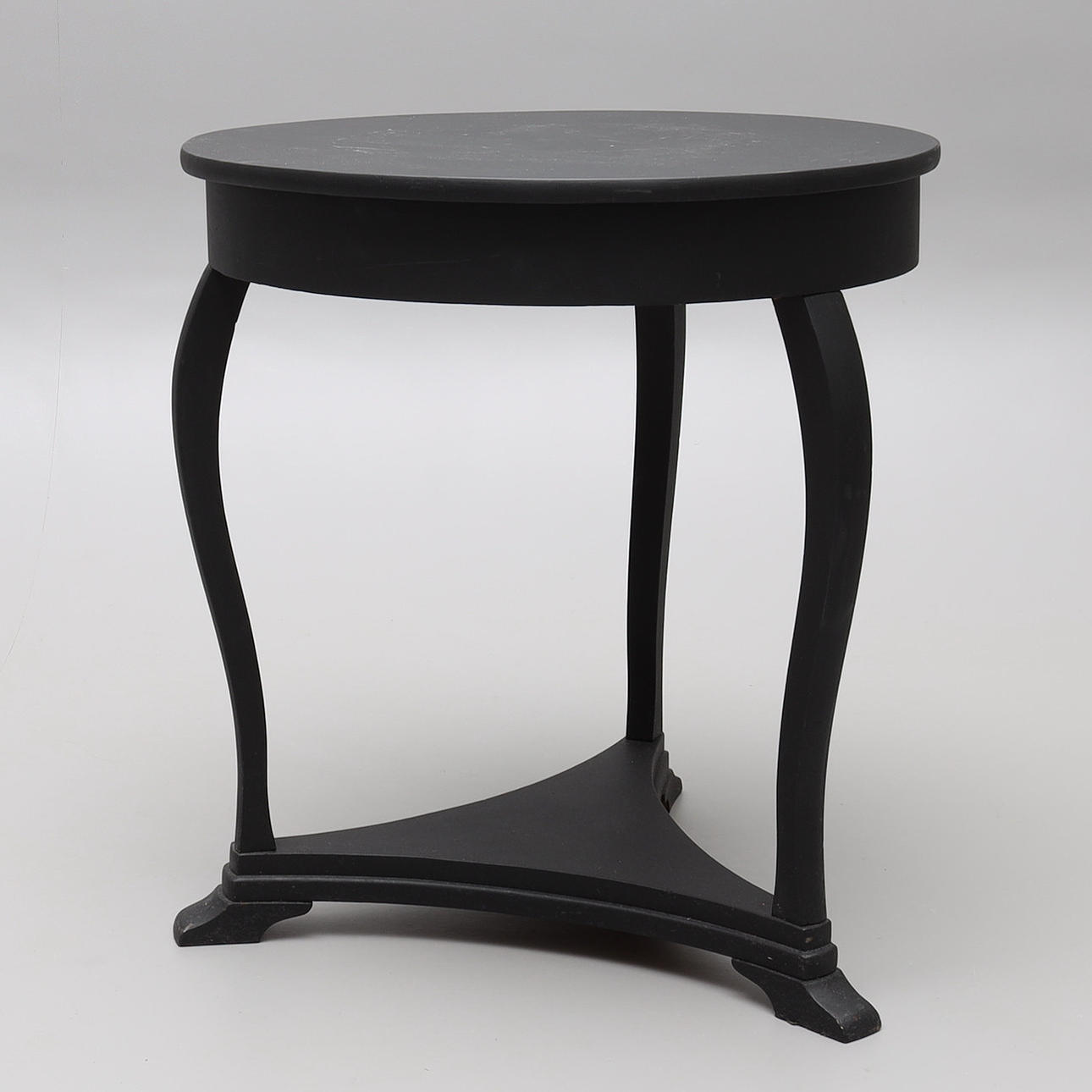 SIDE TABLE, curved legs, painted.