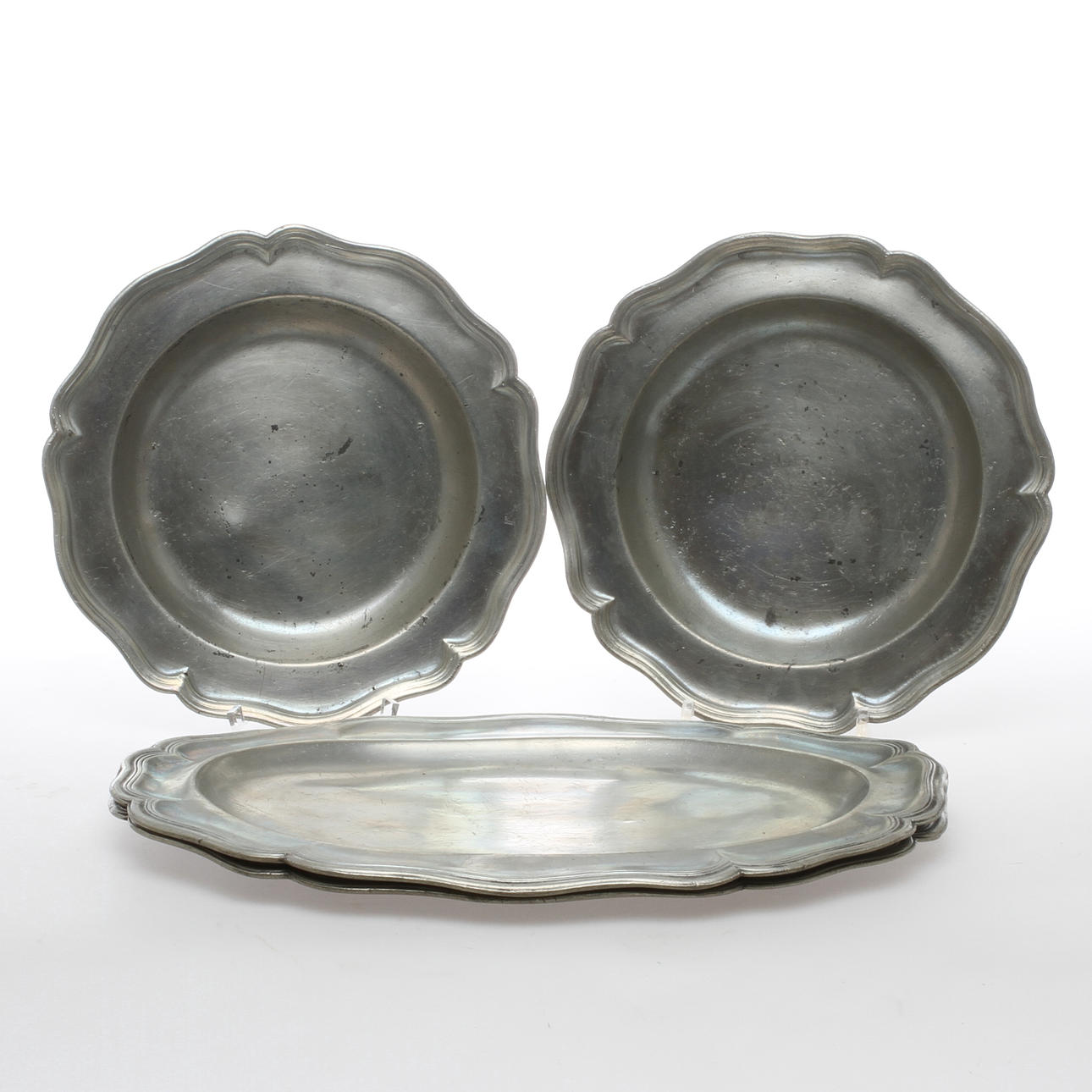 FAT, 4 st, tenn, Bl a Carl Saur (Stockholm 1737-1779) samt Johan Gustaf Ryman (Stockholm 1761-1797), 17/1800-tal.