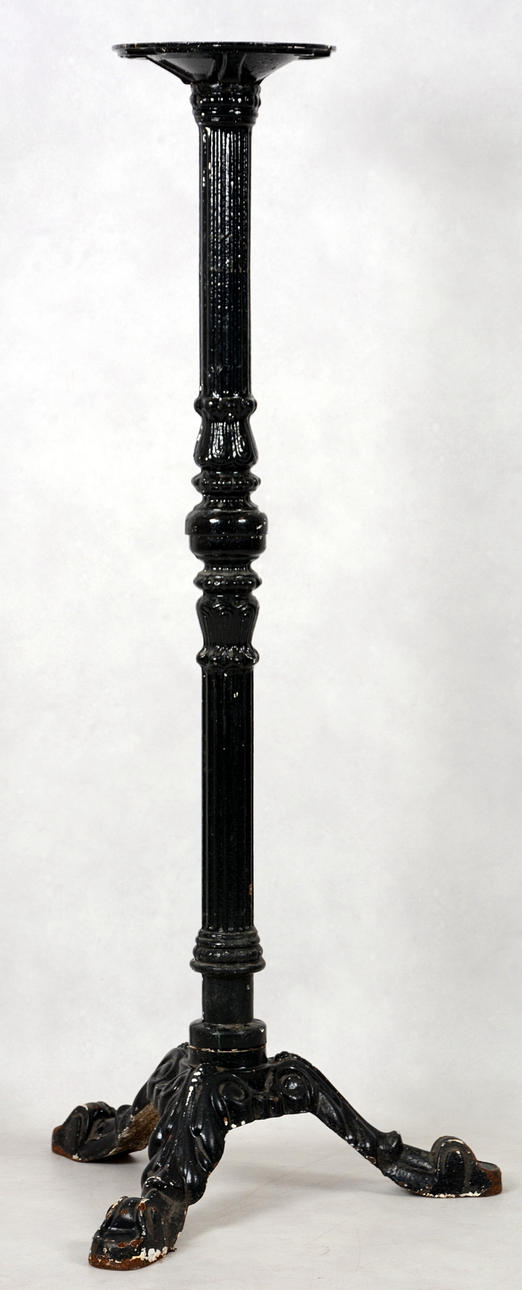 GJUTJÄRNSFOT, 1900-tal.