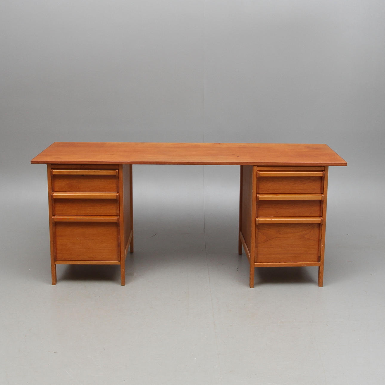 SKRIVBORD, teak, 1950/60-tal.