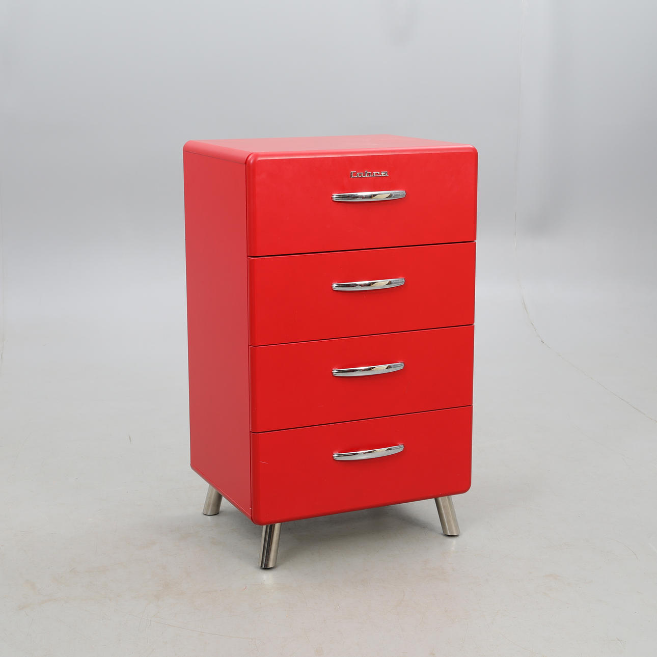 BYRÅ, märkt med bokstäver " Cobra ".