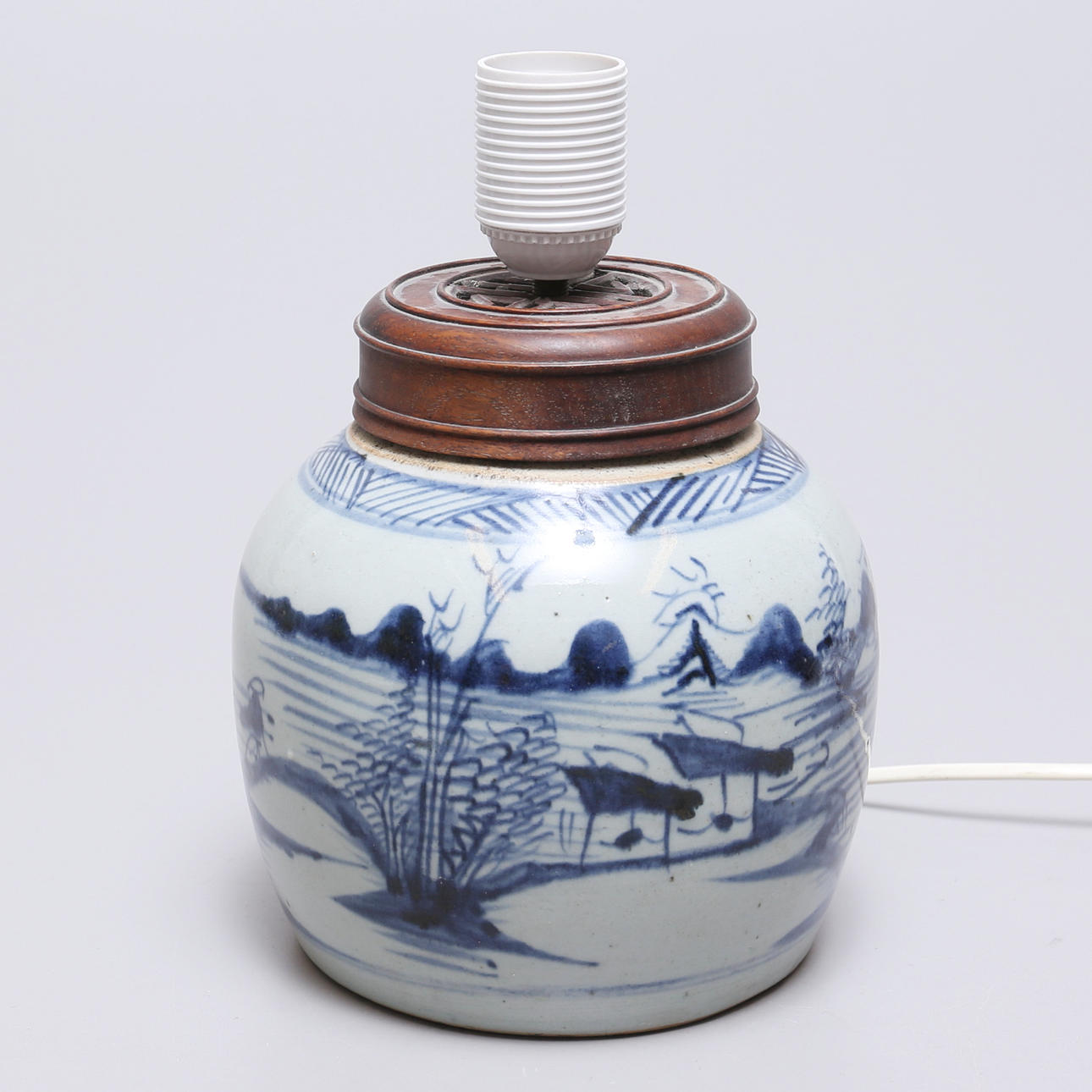 BORDSLAMPA, porslin, Kina.