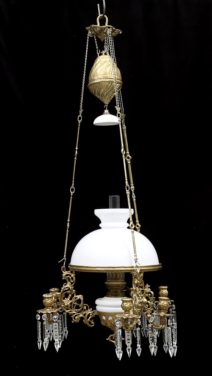 TAKFOTOGENLAMPA med prismor, 1900-talets första hälft. Total höjd ca. 100 cm.