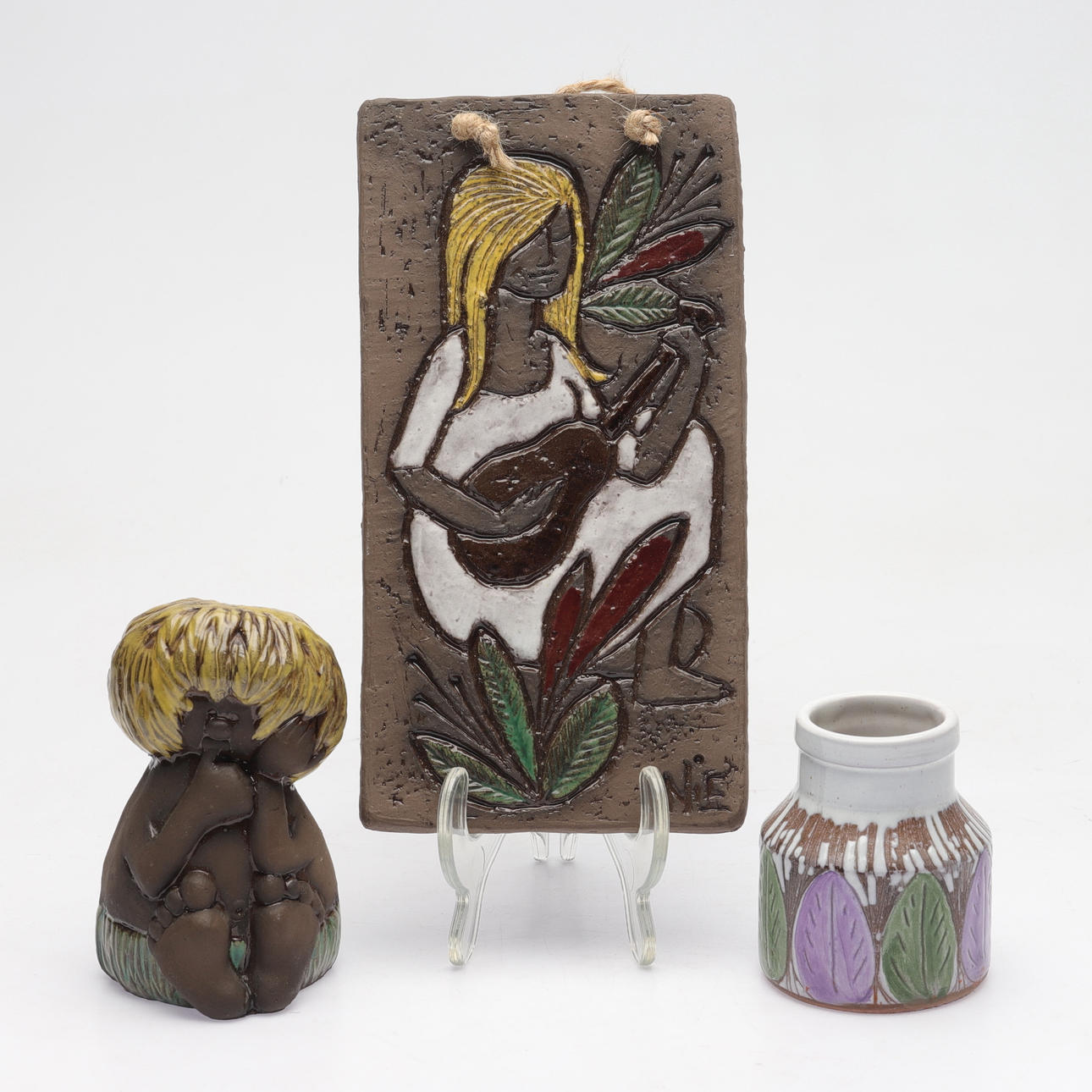 CERAMIC OBJECTS, 3 pcs, i.a. Ninnie Forsgren.
