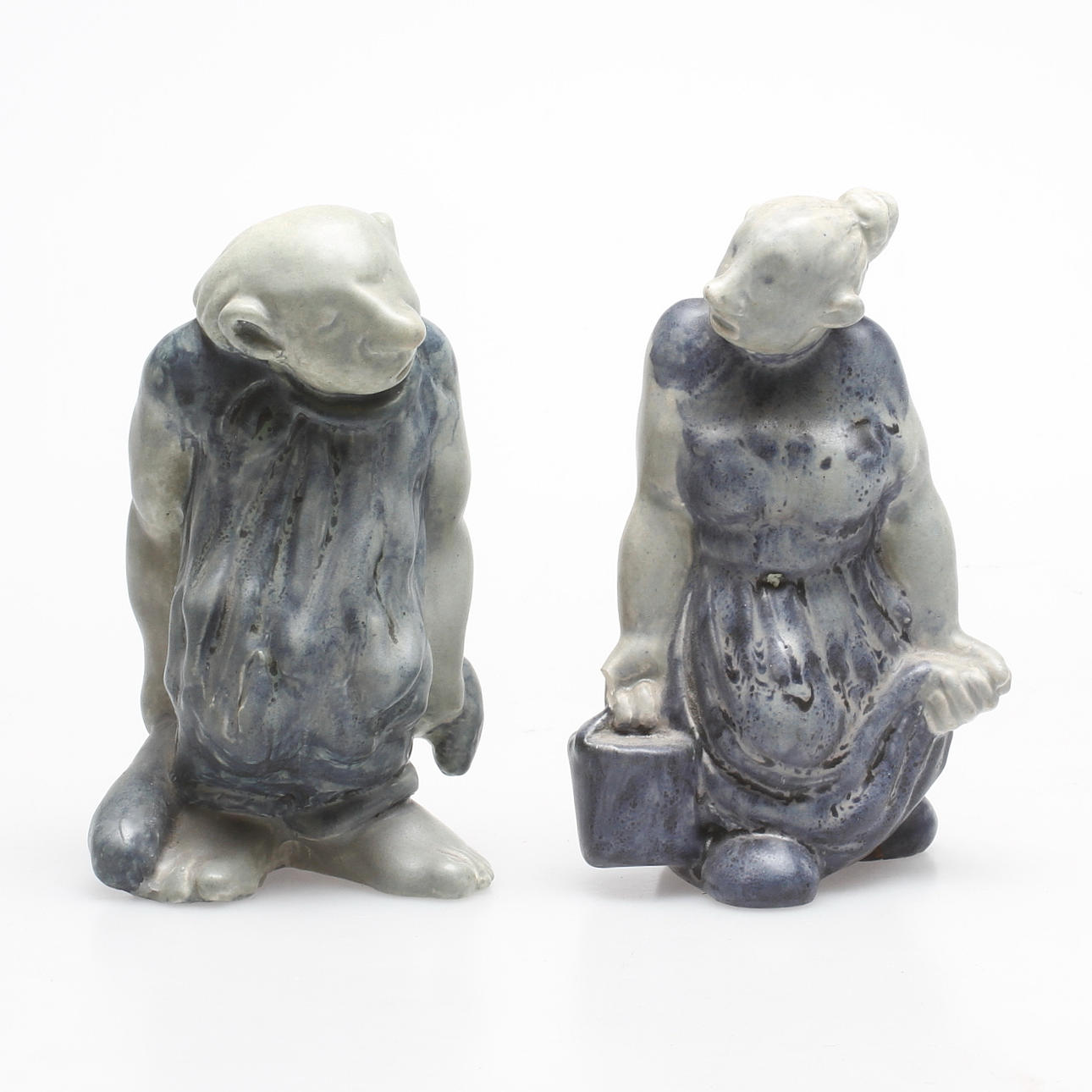 FIGURINER, 2 st. Stengods. Åke Holm, 1900-tal.