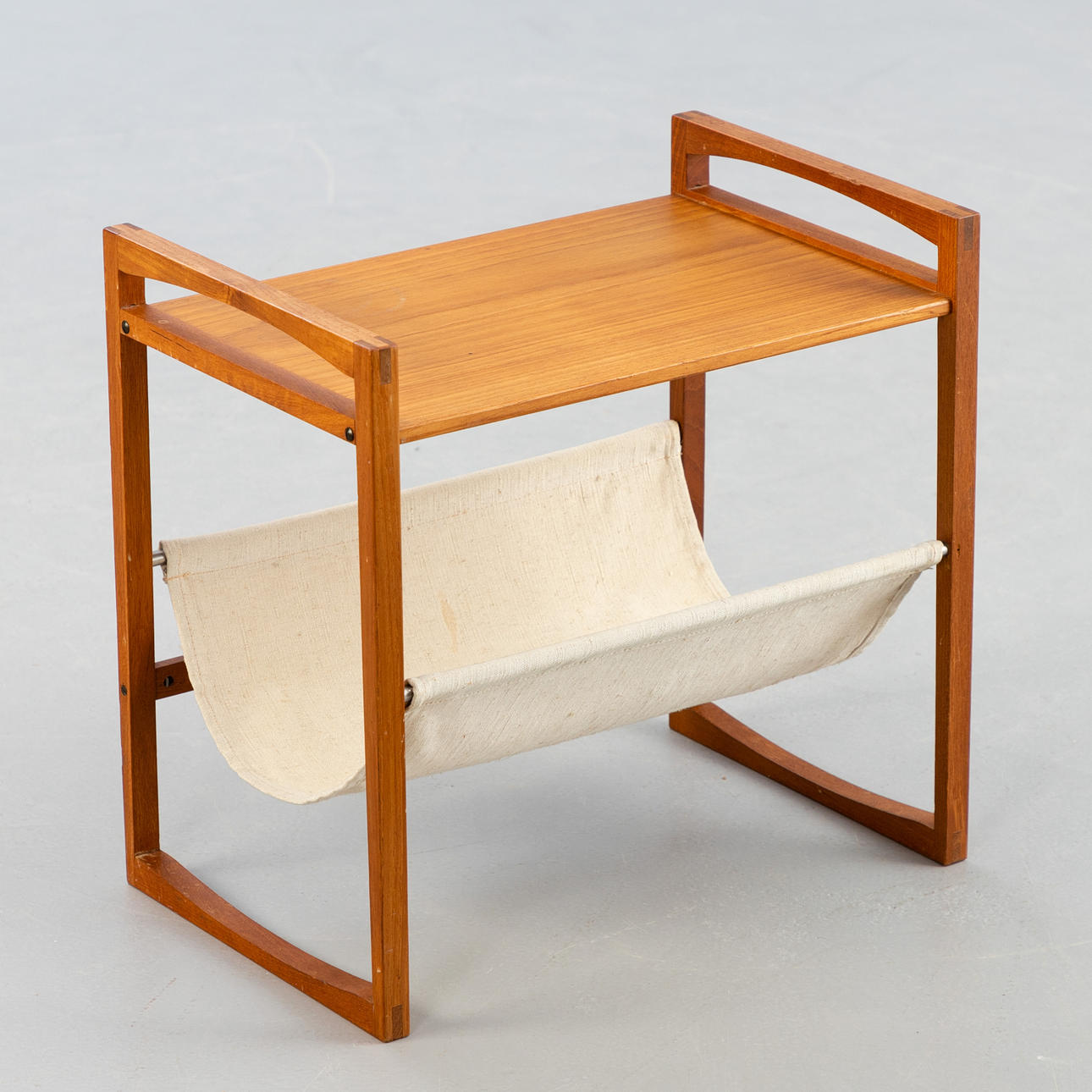 KAI KRISTIANSEN. Sika Møbler. Teak magazine rack. Denmark, 1950s/60s ...