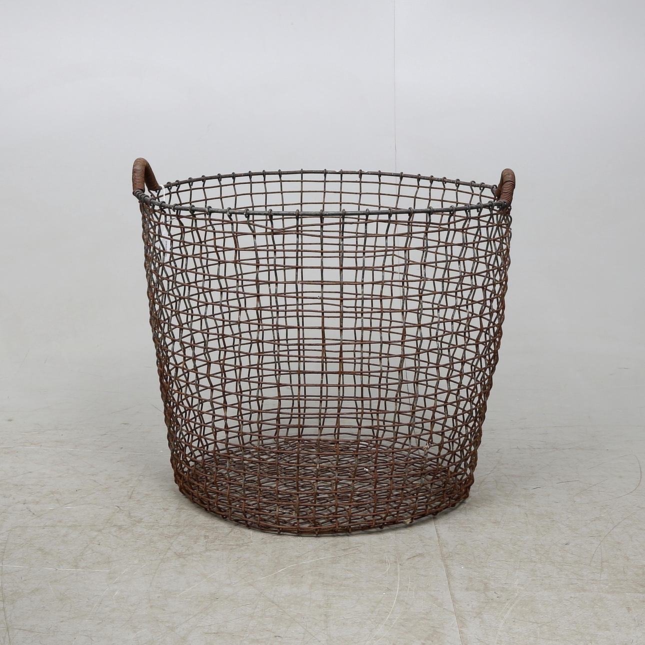 TRÅDKORG, metall, 1900-talets första hälft.