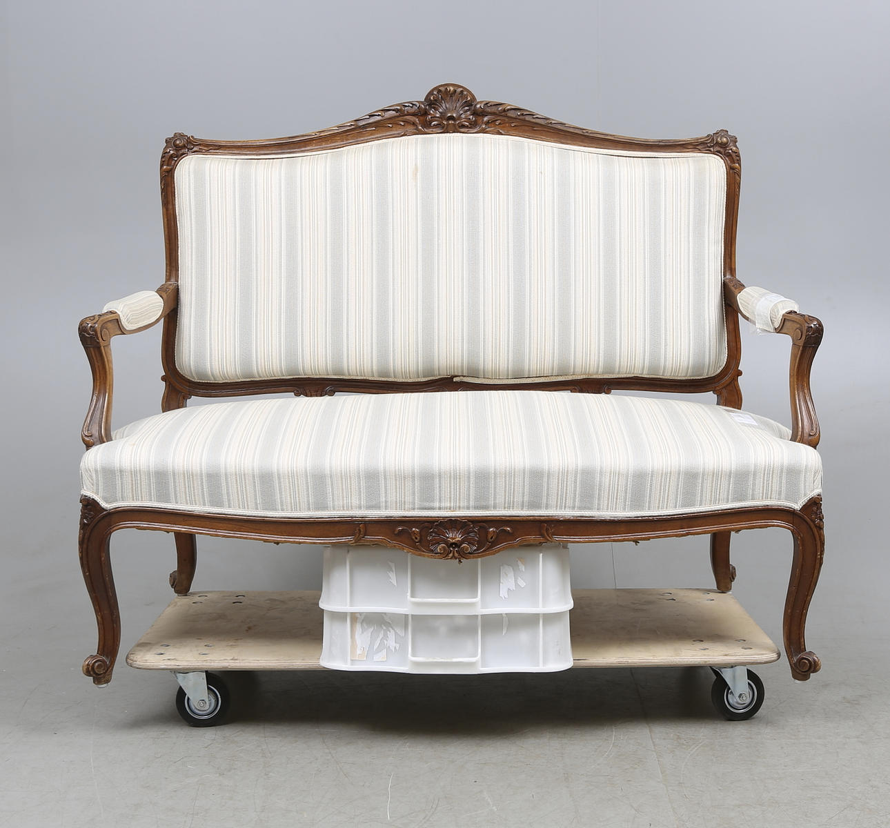 SOFFA, rokokostil, 1900-talets början.