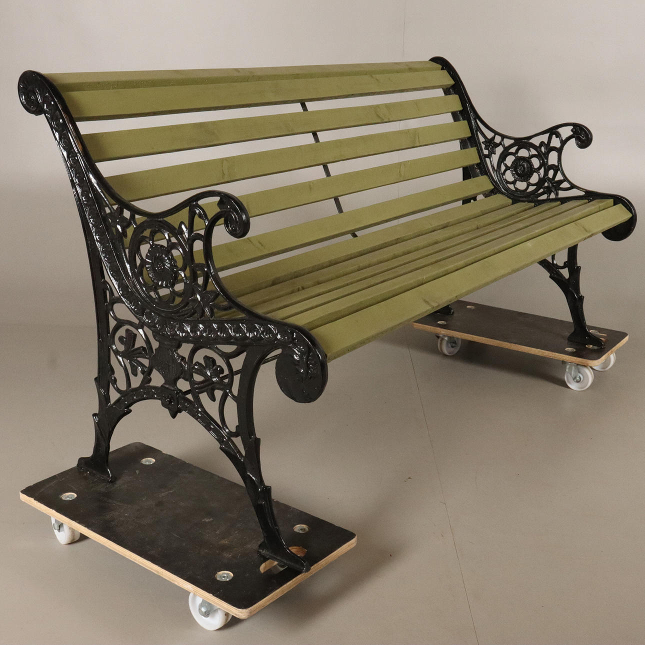 TRÄDGÅRDSBÄNK, gjutjärn, bemålad trä.