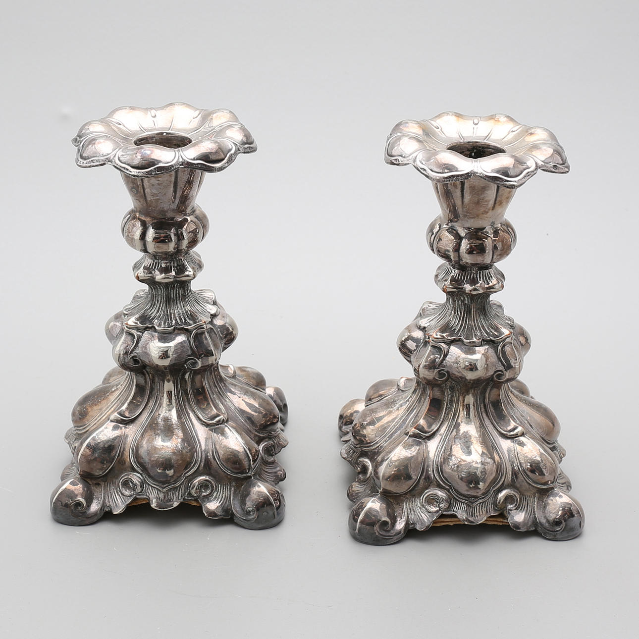 ljusstakar, ett par, nyrokoko, nysilver, 1900-tal.