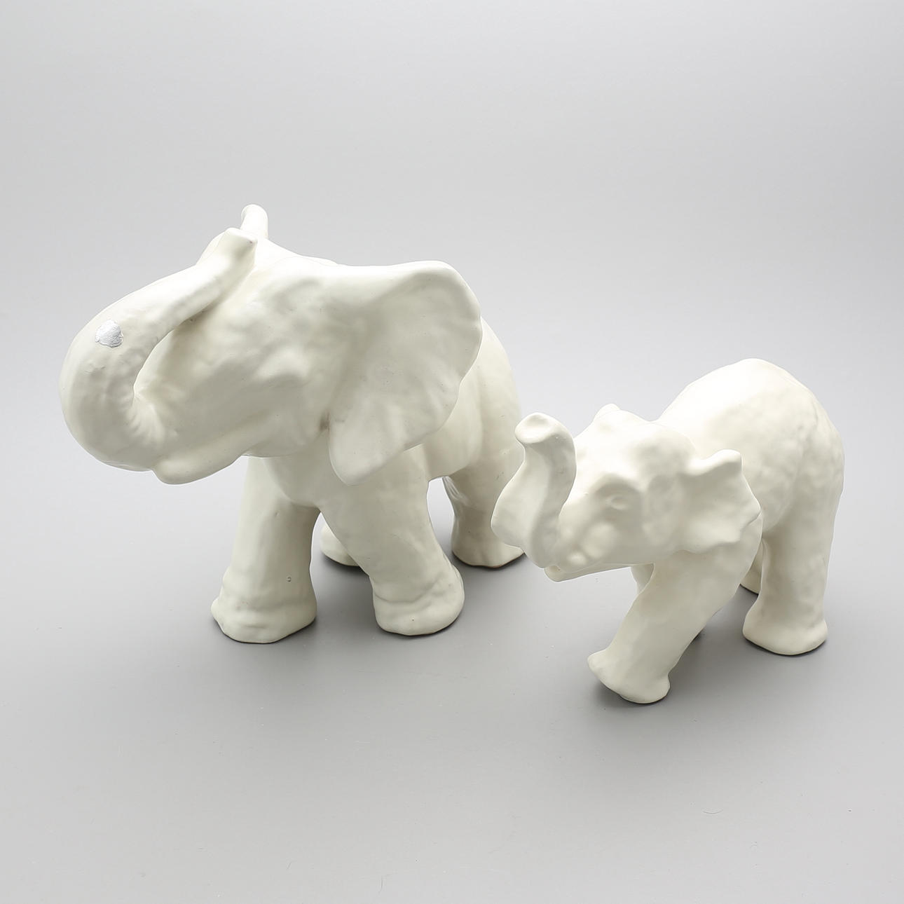 FIGURINER, 2 st, lergods, elefanter, Vicke Lindstrand, Upsala-Ekeby.