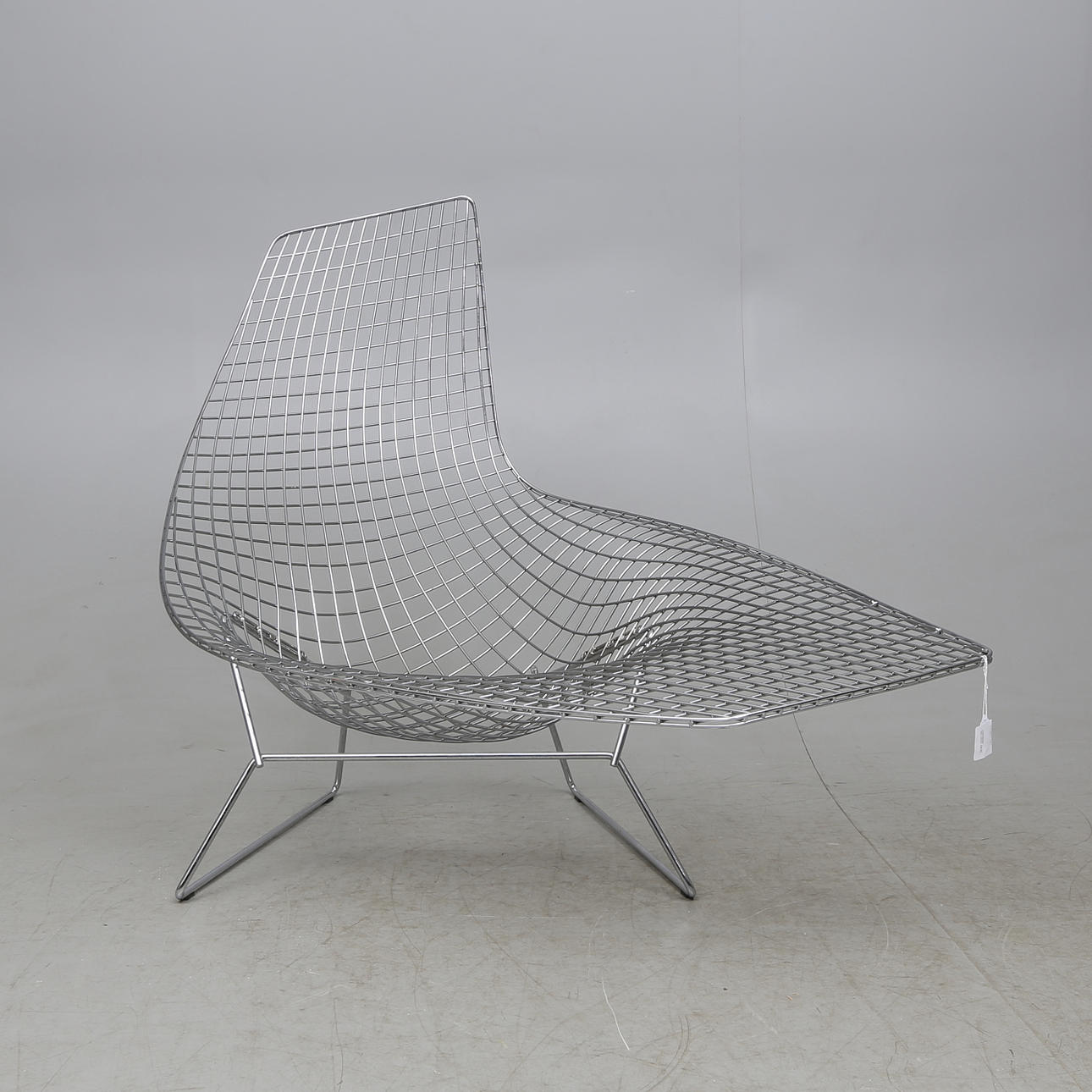HARRY BERTOIA, "Asymmetric Chaise", Knoll International, formgiven 1952.